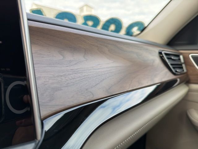 Used 2025 Volkswagen Atlas SE image 18