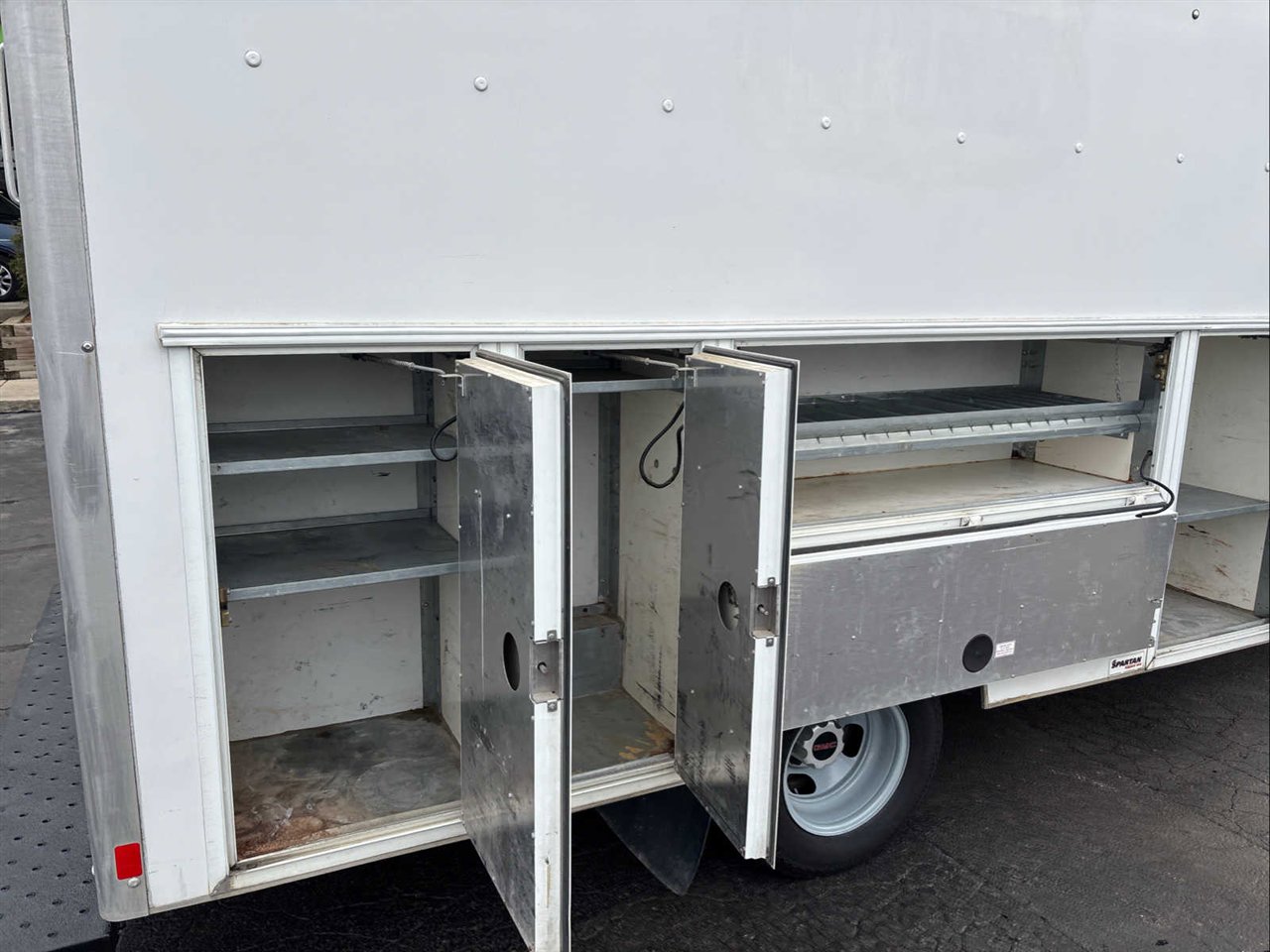 Used 2017 GMC Savana 3500 image 9