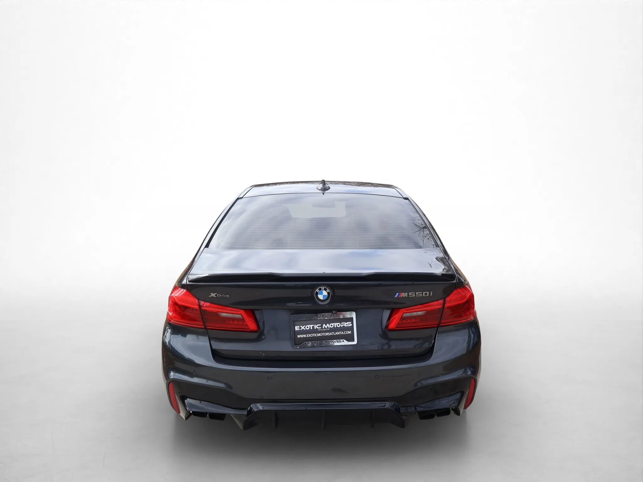 Used 2019 BMW M550i xDrive image 3