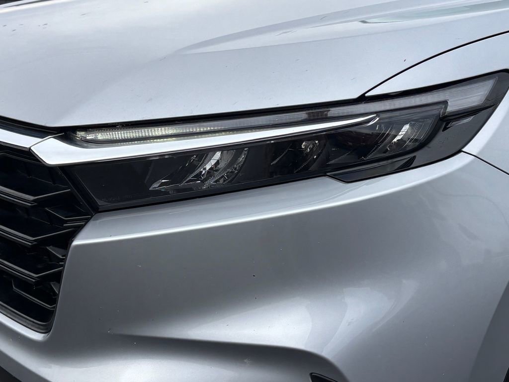 Used 2024 Honda CR-V LX image 3