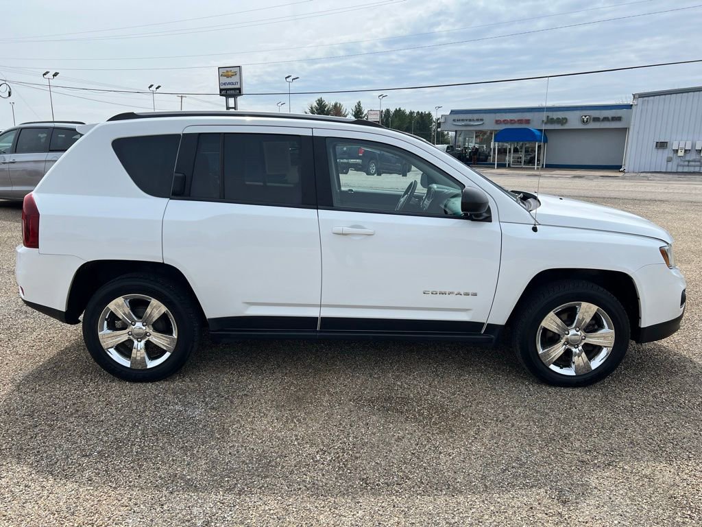 Used 2017 Jeep Compass Sport w/ Power Value Group image 4