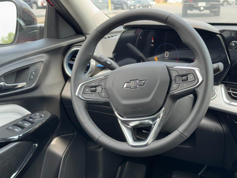 New 2026 Chevrolet Trax LT w/ Driver Confidence Package FWD image 8