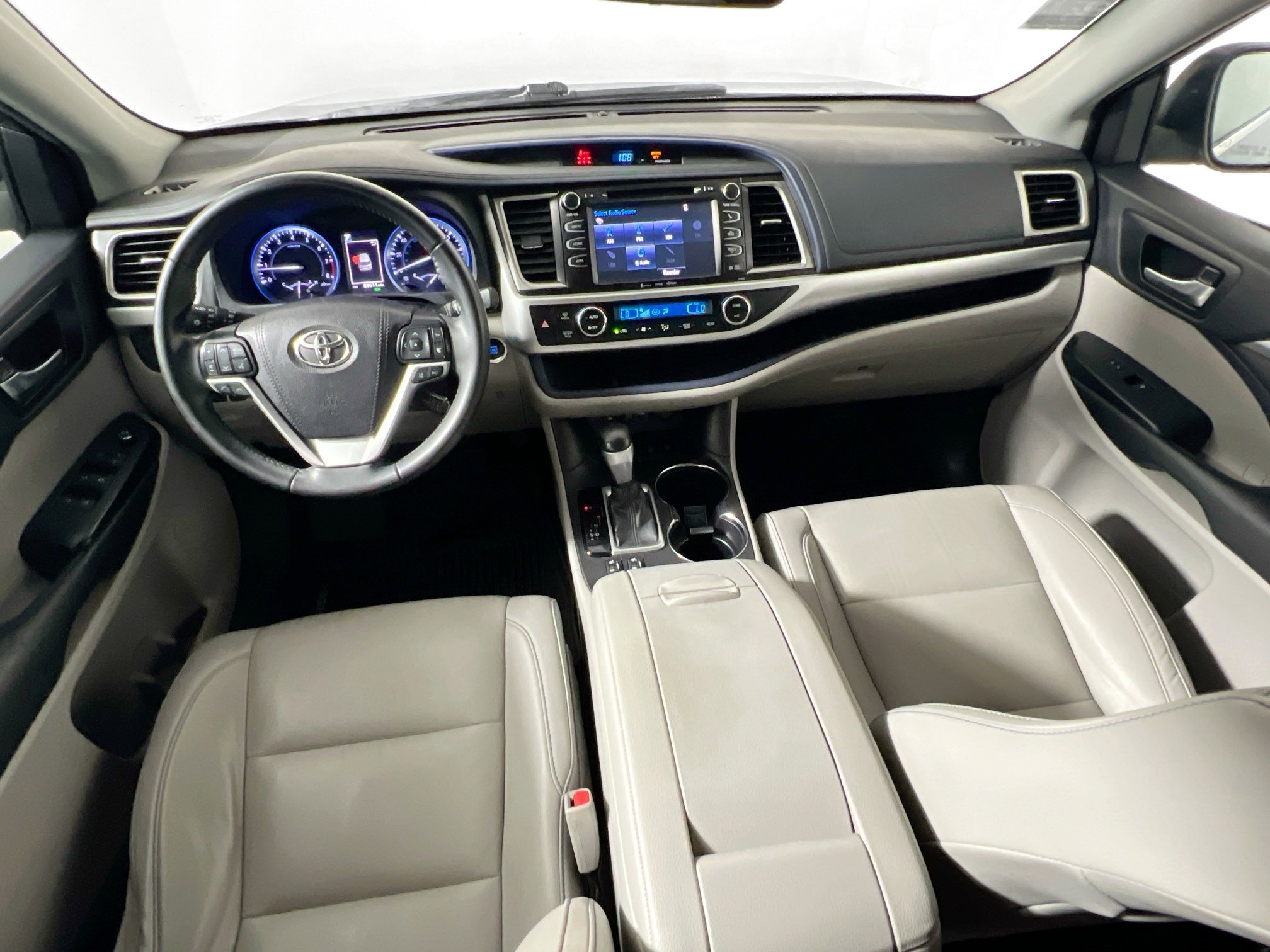 Used 2019 Toyota Highlander XLE image 30