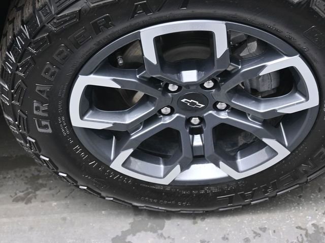 Used 2025 Chevrolet Equinox ACTIV w/ Safety and Technology Package image 30