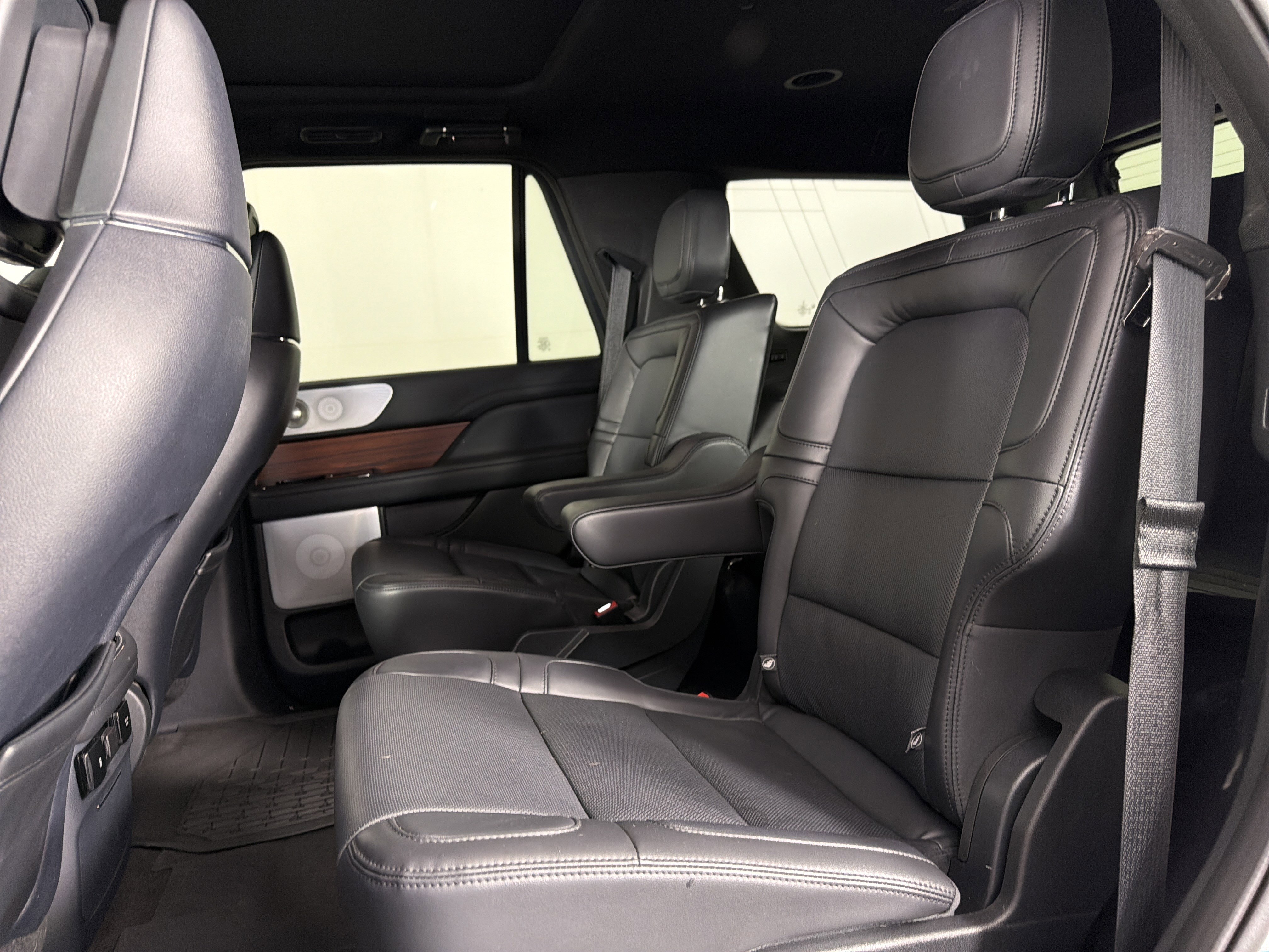 Used 2024 Lincoln Navigator Reserve image 23