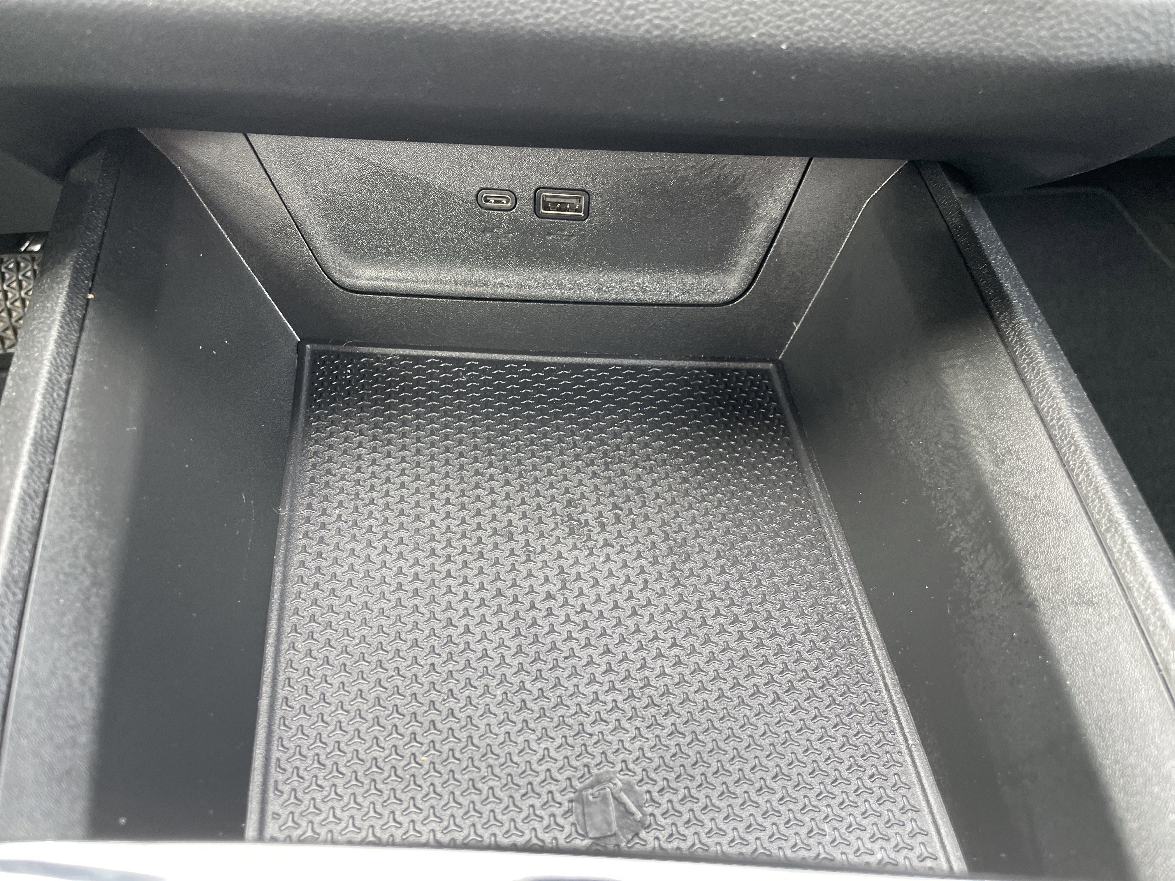 Used 2025 Chevrolet Equinox RS w/ Safety and Technology Package AWD/4WD image 39