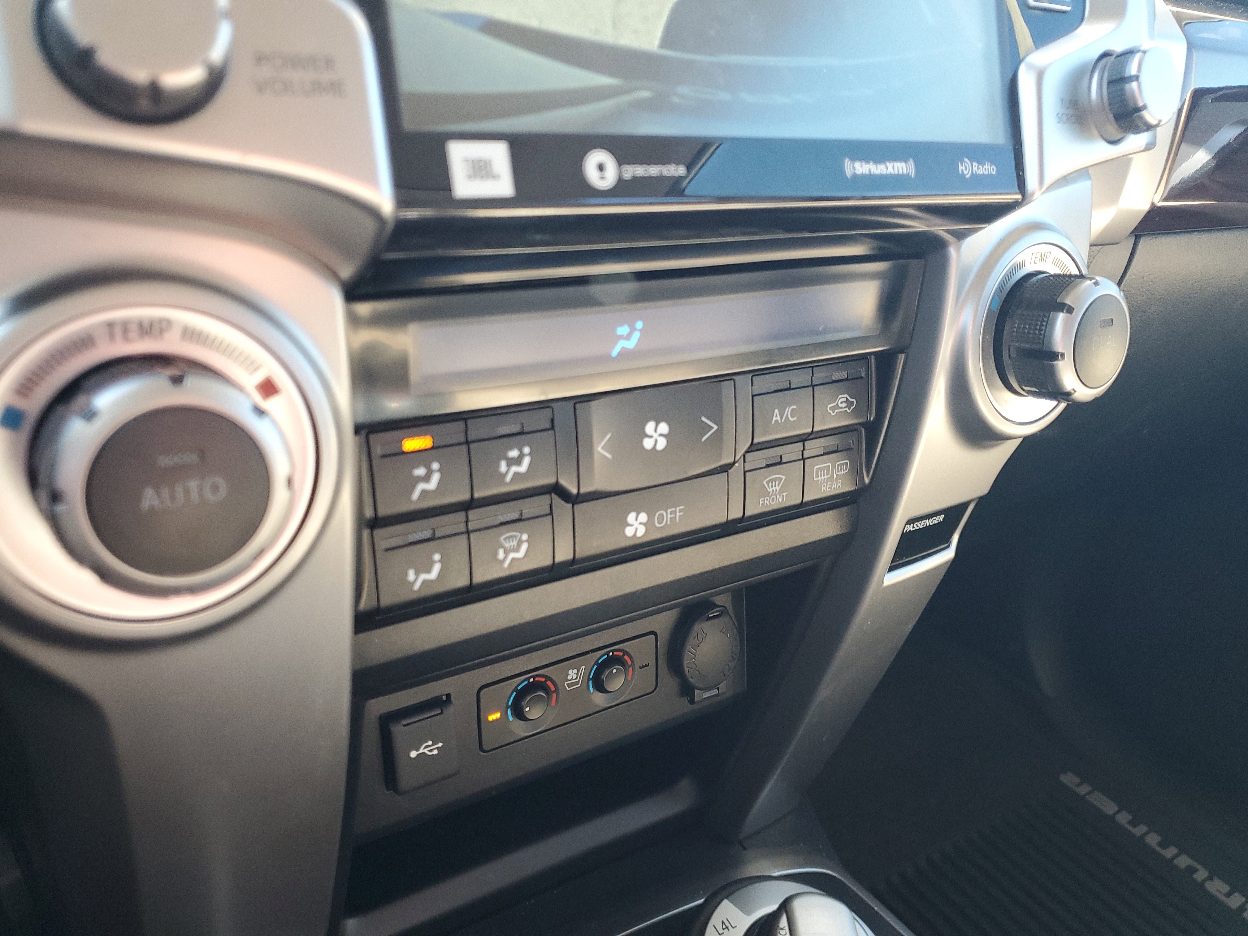 Used 2020 Toyota 4Runner 4WD image 26