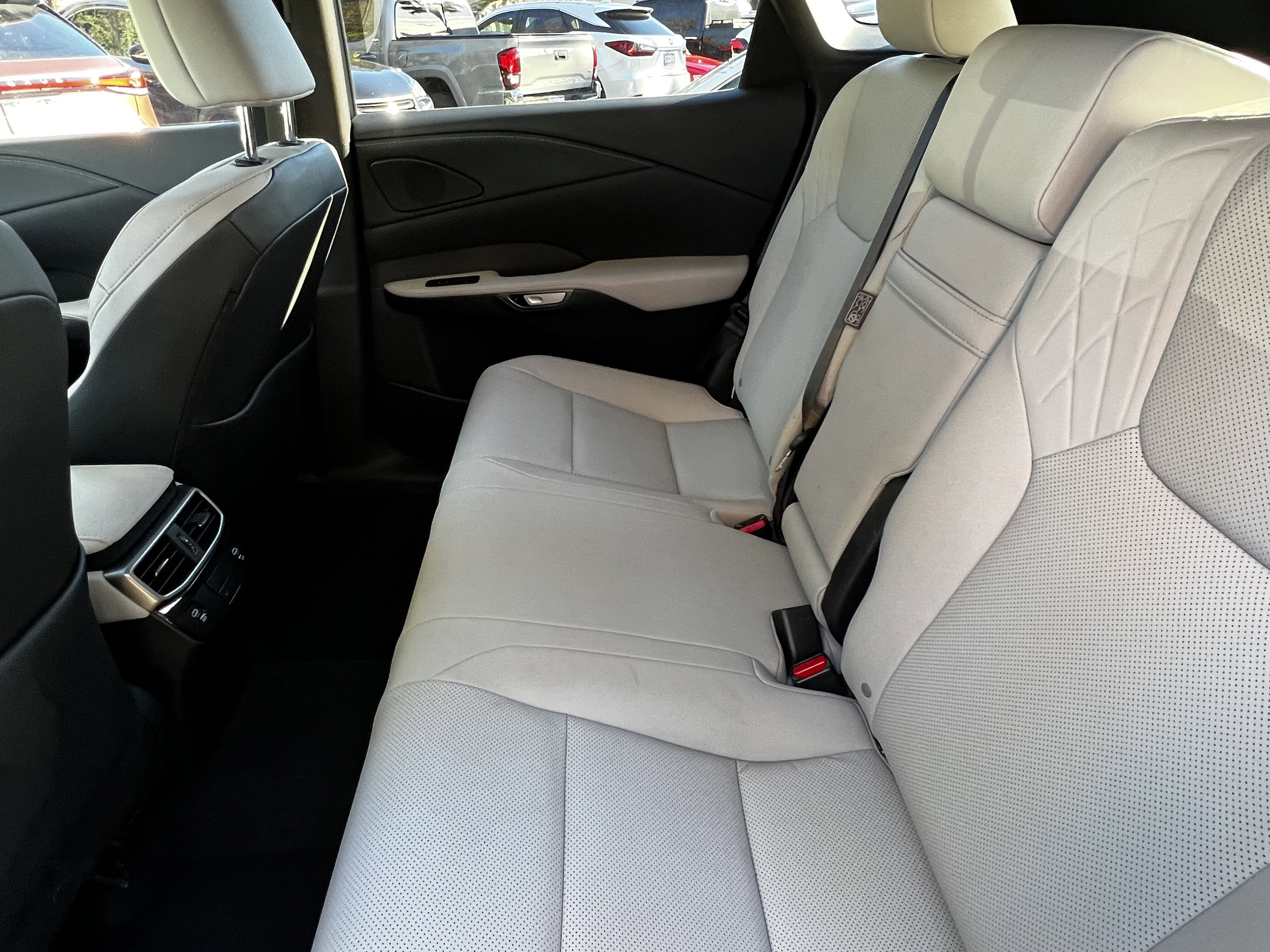 Used 2023 Lexus RX 350h image 31