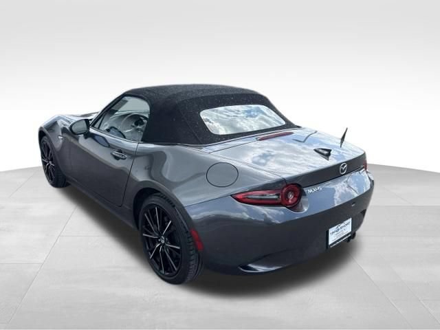 Used 2024 MAZDA MX-5 Miata Grand Touring RWD image 11