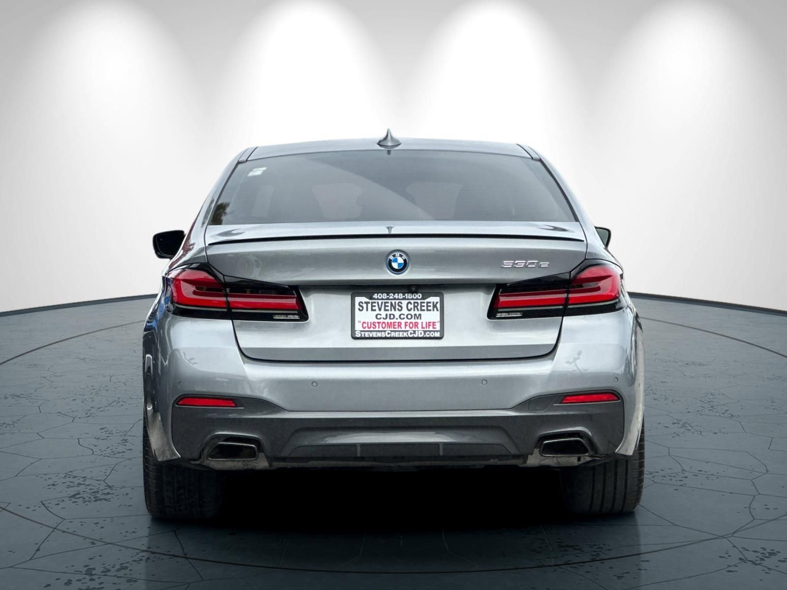 Used 2023 BMW 530e w/ M Sport Package image 5