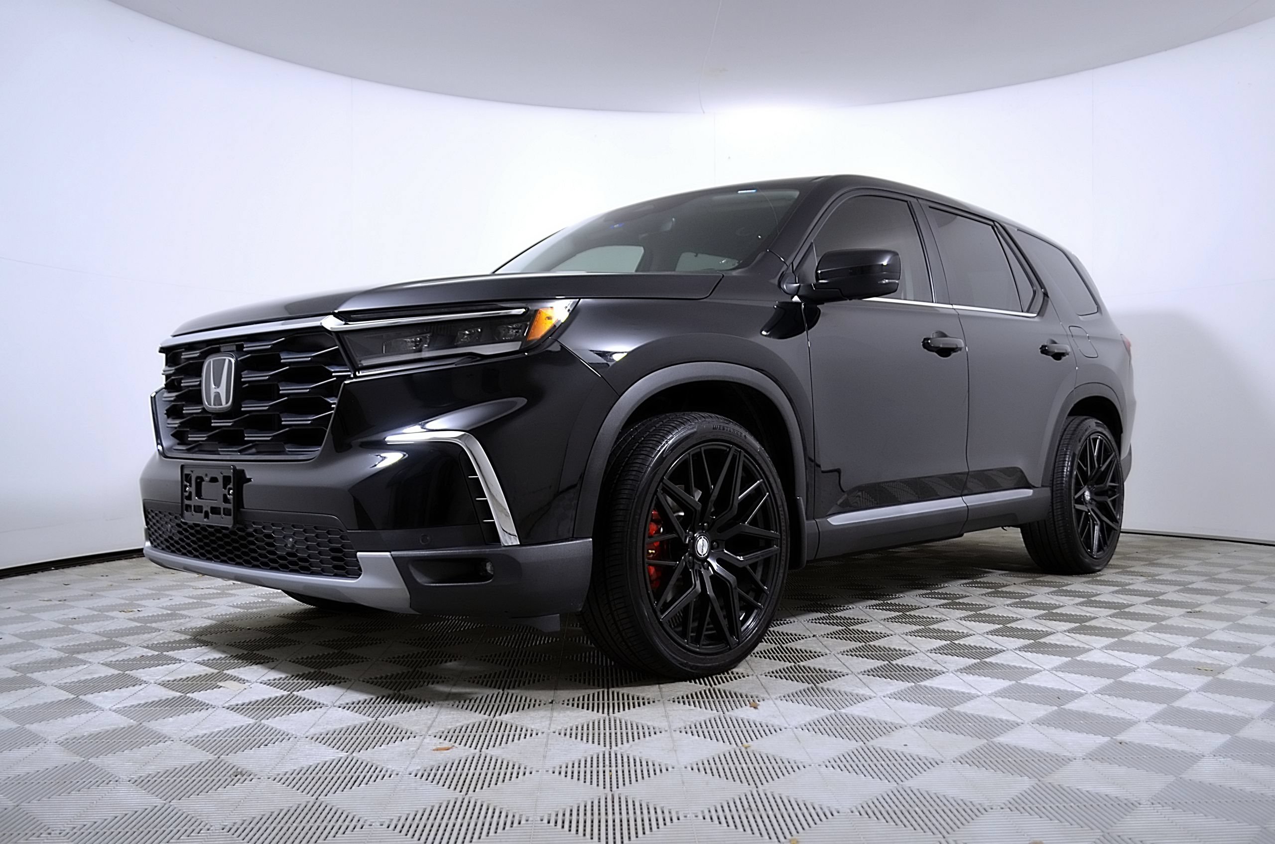Used 2025 Honda Pilot EX-L image 3