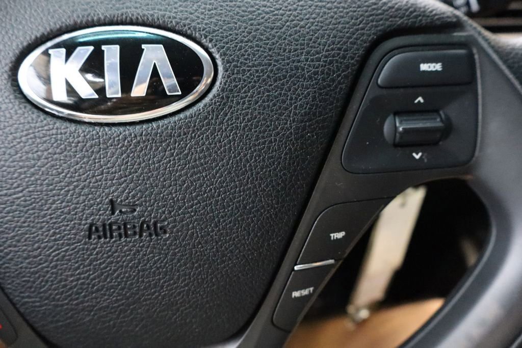 Used 2017 Kia Forte LX image 24