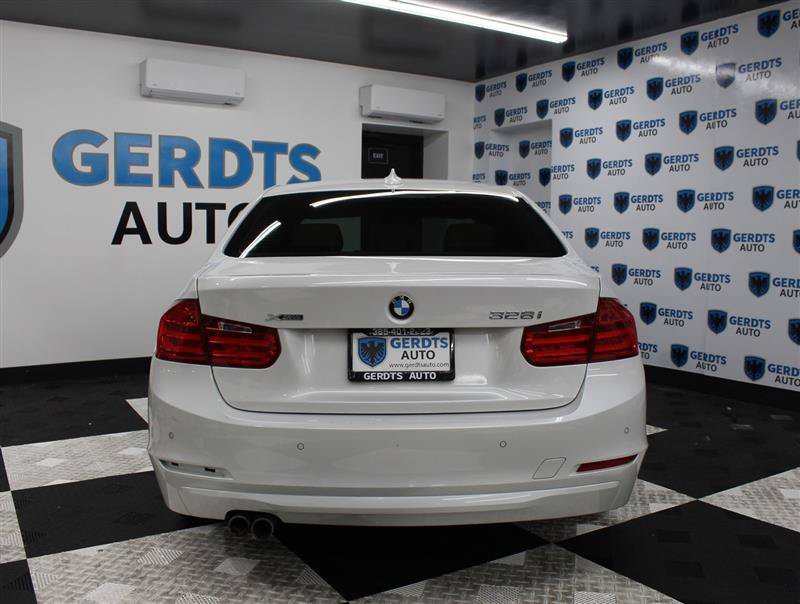 Used 2014 BMW 328i xDrive Sedan AWD/4WD image 3