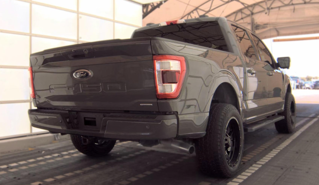 Used 2021 Ford F150 Lariat w/ Equipment Group 502A High AWD/4WD image 6