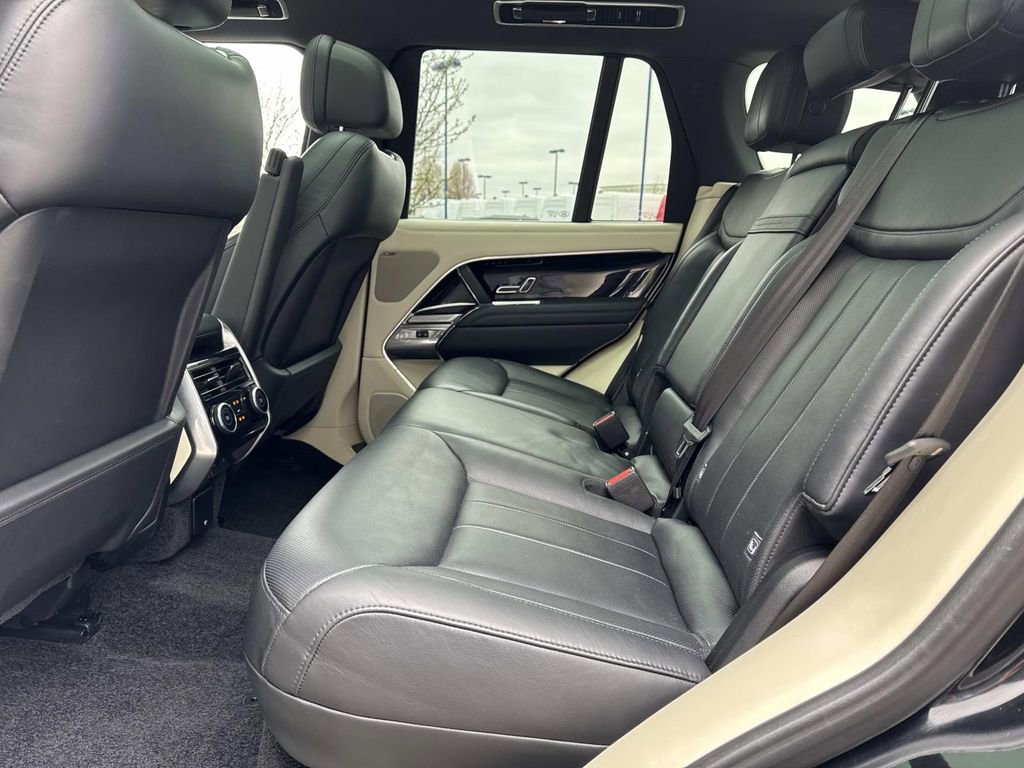 Certified 2023 Land Rover Range Rover SE image 14