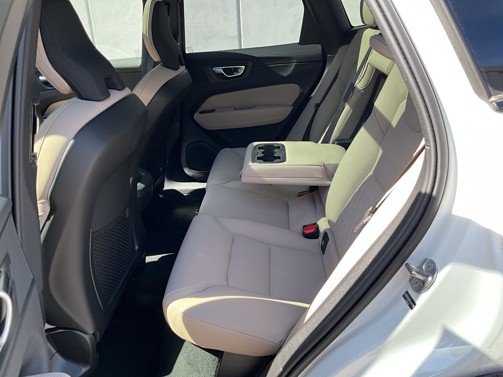 New 2026 Volvo XC60 B5 Plus w/ Climate Package AWD/4WD image 28