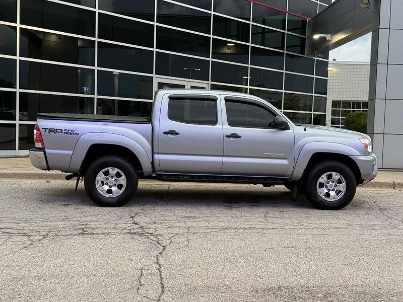 Used 2015 Toyota Tacoma 4x4 Double Cab w/ TRD Off-Road Package image 2