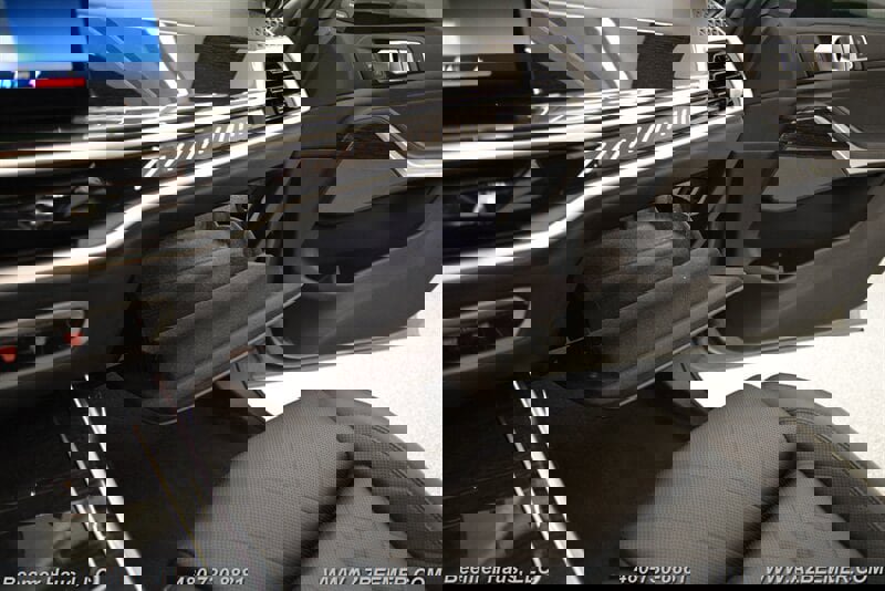 Used 2023 BMW X7 M60i w/ Climate Comfort Package image 39