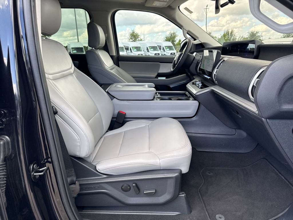 Used 2025 Ford Expedition Max Active RWD image 27
