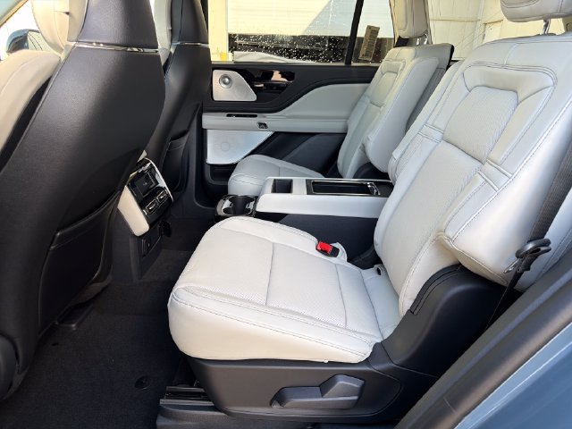 New 2026 Lincoln Aviator Reserve w/ Luxury Package AWD/4WD image 15