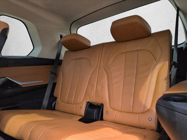 Used 2022 BMW X7 xDrive40i w/ Premium Package AWD/4WD image 22