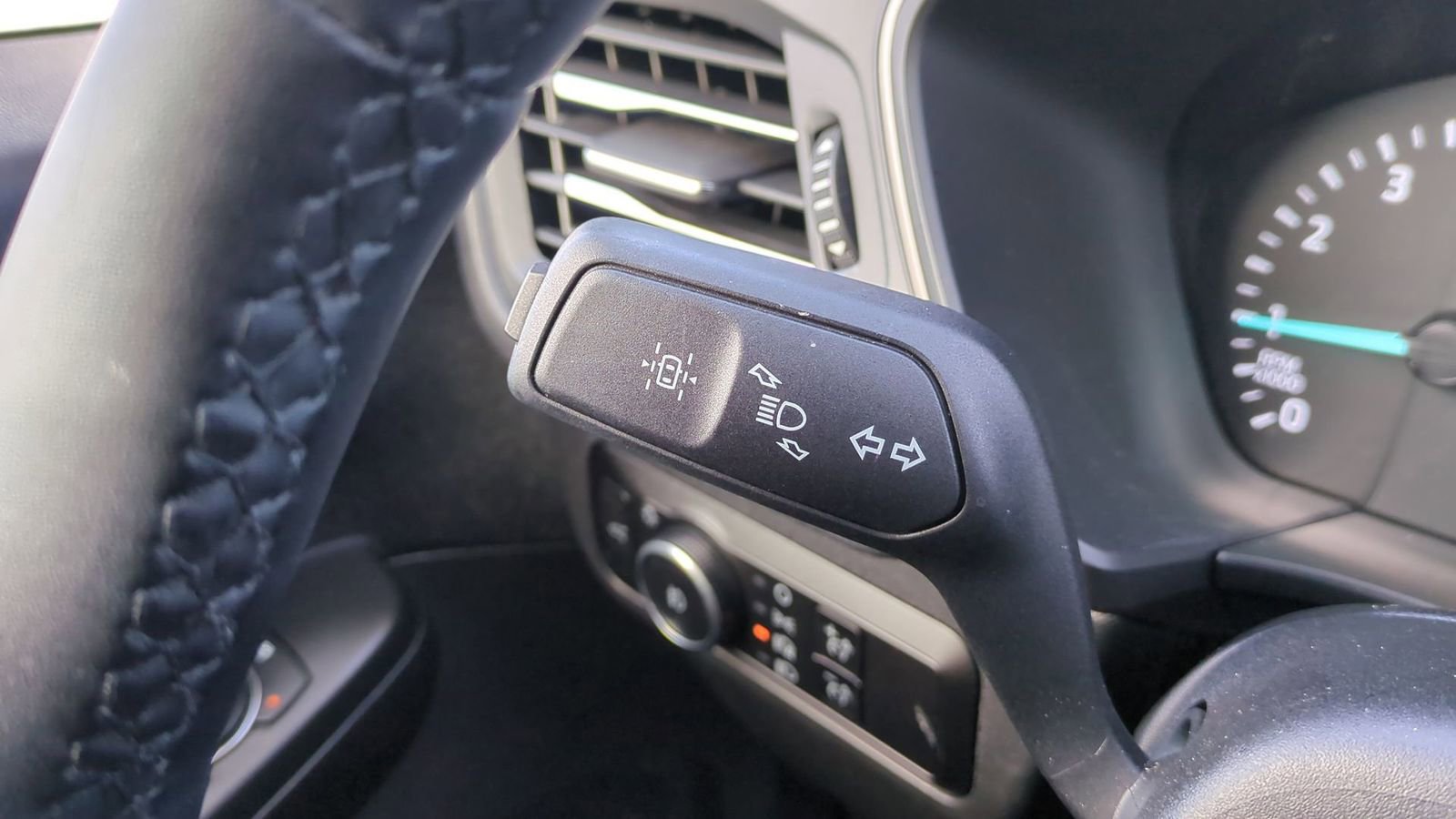 Used 2022 Ford Escape SEL image 28