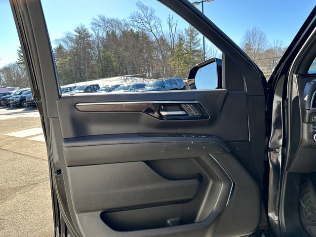 Used 2025 Chevrolet Suburban Z71 AWD/4WD image 24