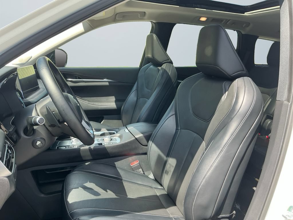 Used 2023 INFINITI QX60 Sensory w/ Cargo Package AWD/4WD image 10