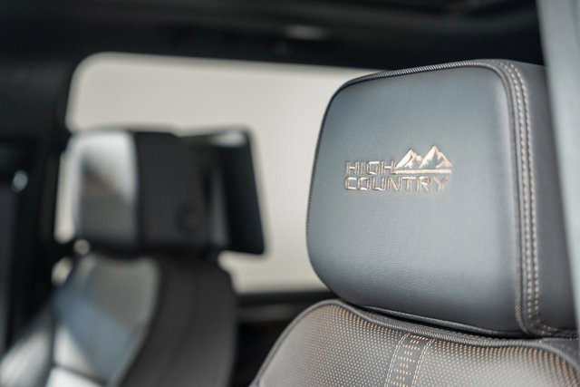 New 2026 Chevrolet Suburban High Country image 44