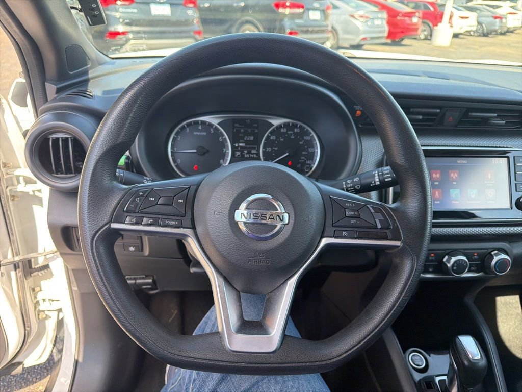Used 2020 Nissan Kicks S image 13