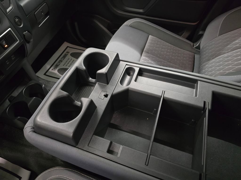 Used 2022 Nissan Titan S image 28