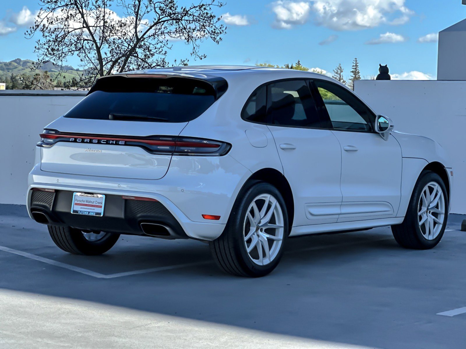 Certified 2023 Porsche Macan image 8