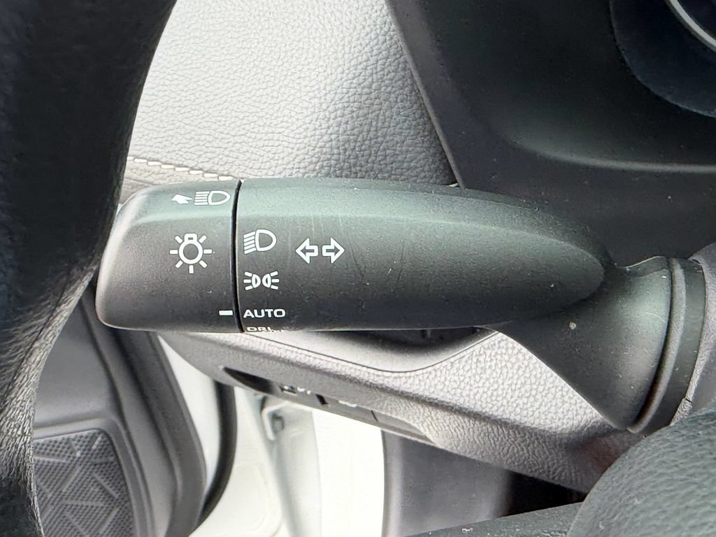 Used 2025 Toyota RAV4 XLE AWD/4WD image 33