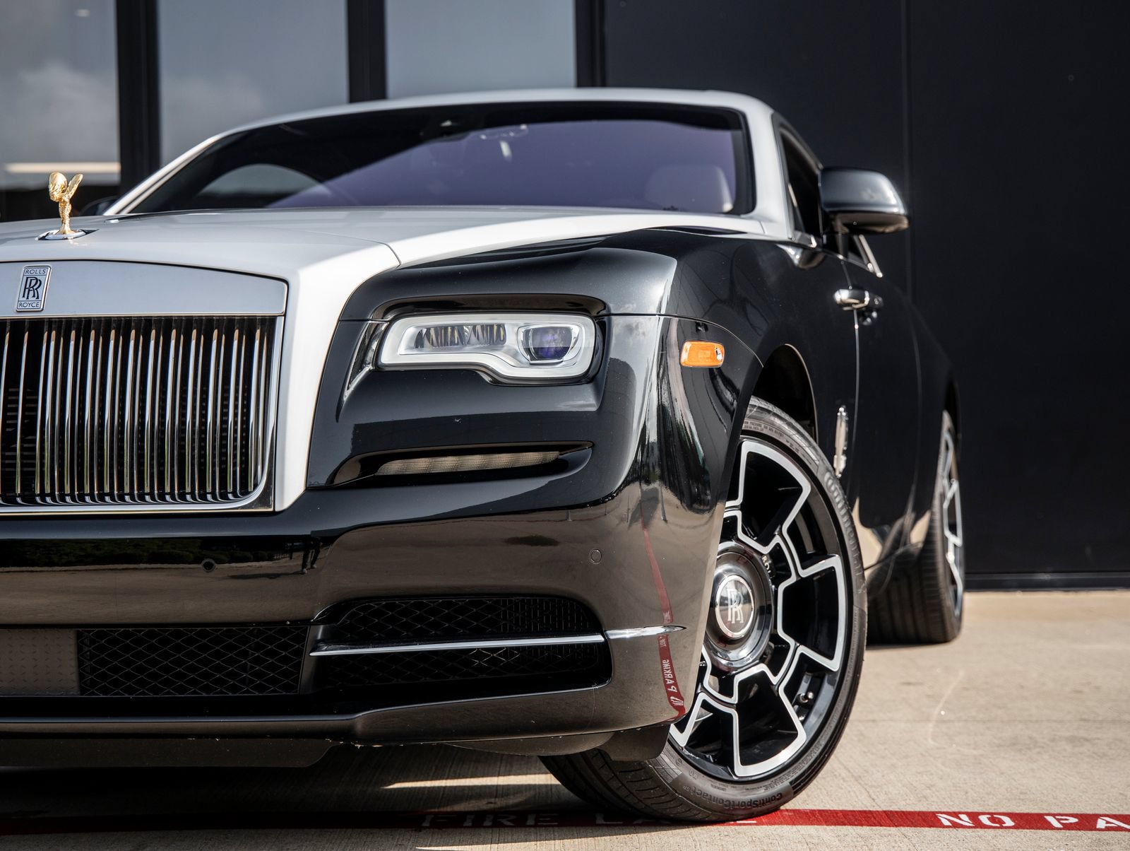 Used 2019 Rolls-Royce Wraith RWD image 17