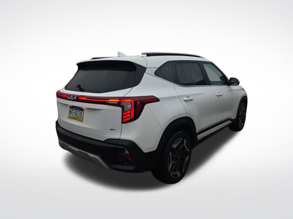 Used 2024 Kia Seltos SX w/ SX Sunroof Package image 5