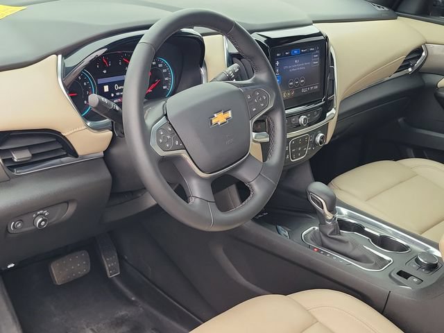 Used 2023 Chevrolet Traverse LT w/ LT Premium Package AWD/4WD image 7