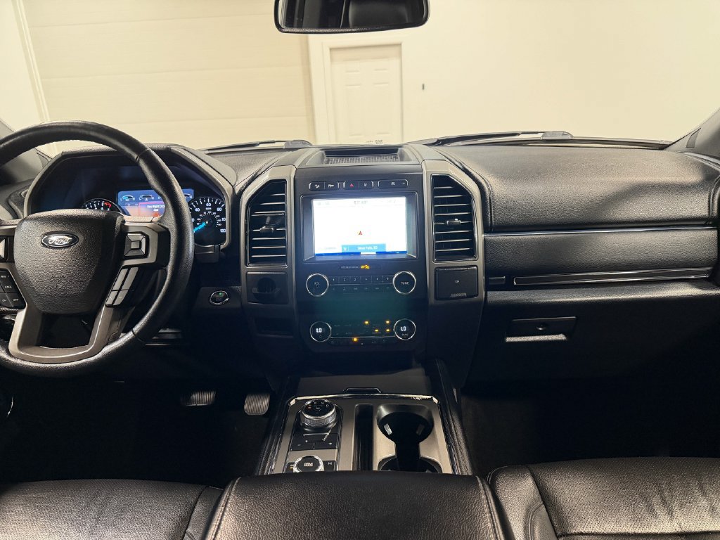 Used 2020 Ford Expedition Max XLT w/ Equipment Group 202A AWD/4WD image 18