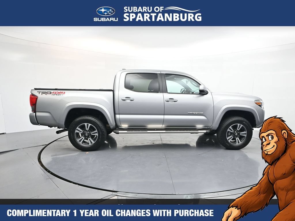 Used 2016 Toyota Tacoma TRD Sport w/ Premium & Technology Package AWD/4WD image 9
