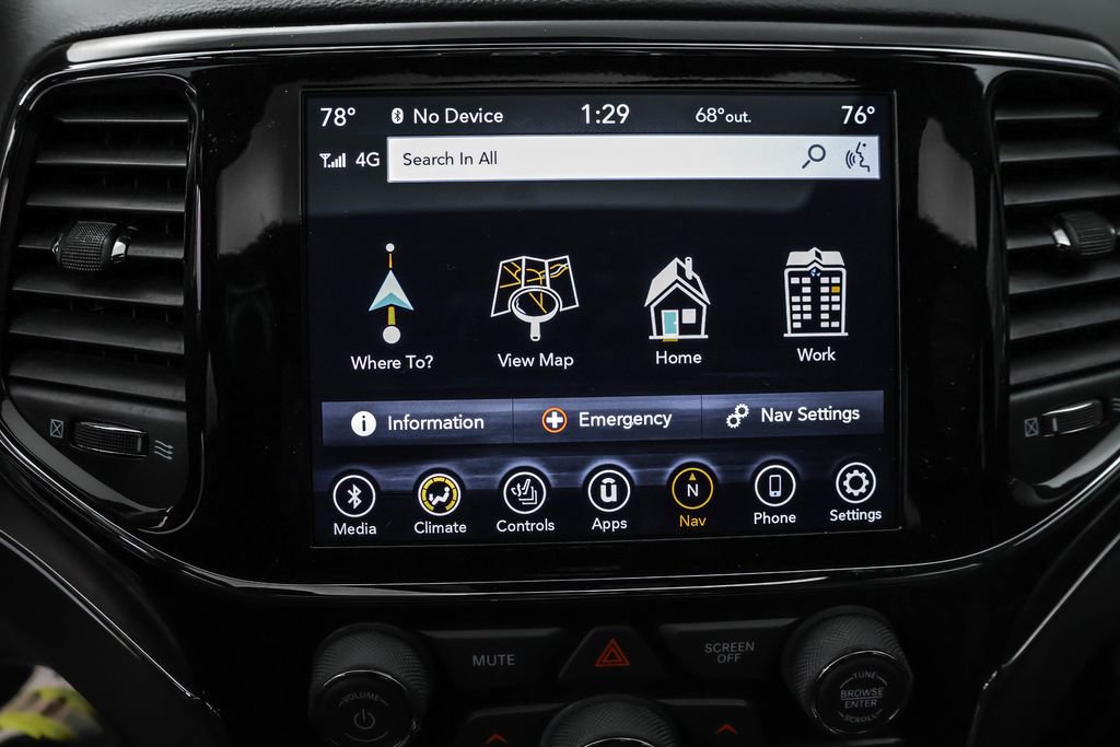 Used 2022 Jeep Grand Cherokee Limited image 10