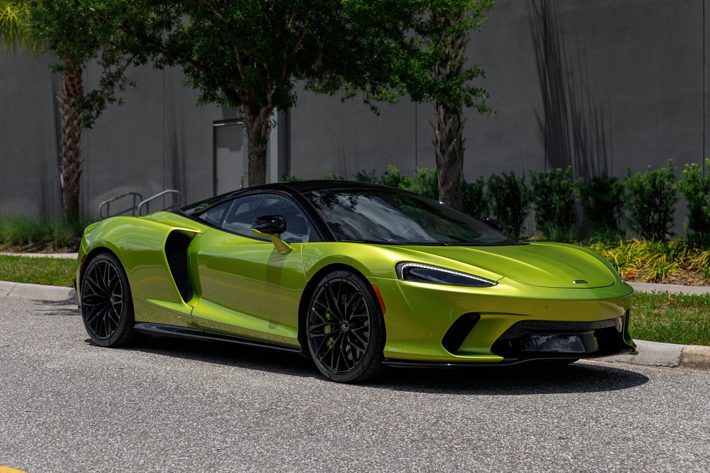 Used 2023 McLaren GT RWD image 5