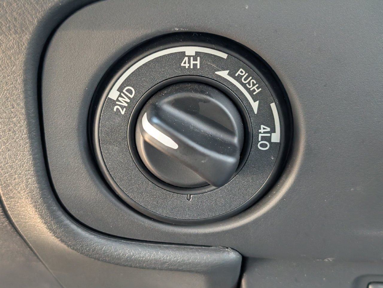 Certified 2025 Nissan Frontier SV AWD/4WD image 17
