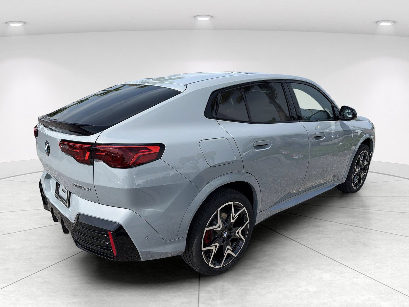 New 2026 BMW X2 xDrive28i w/ Technology Package AWD/4WD image 4