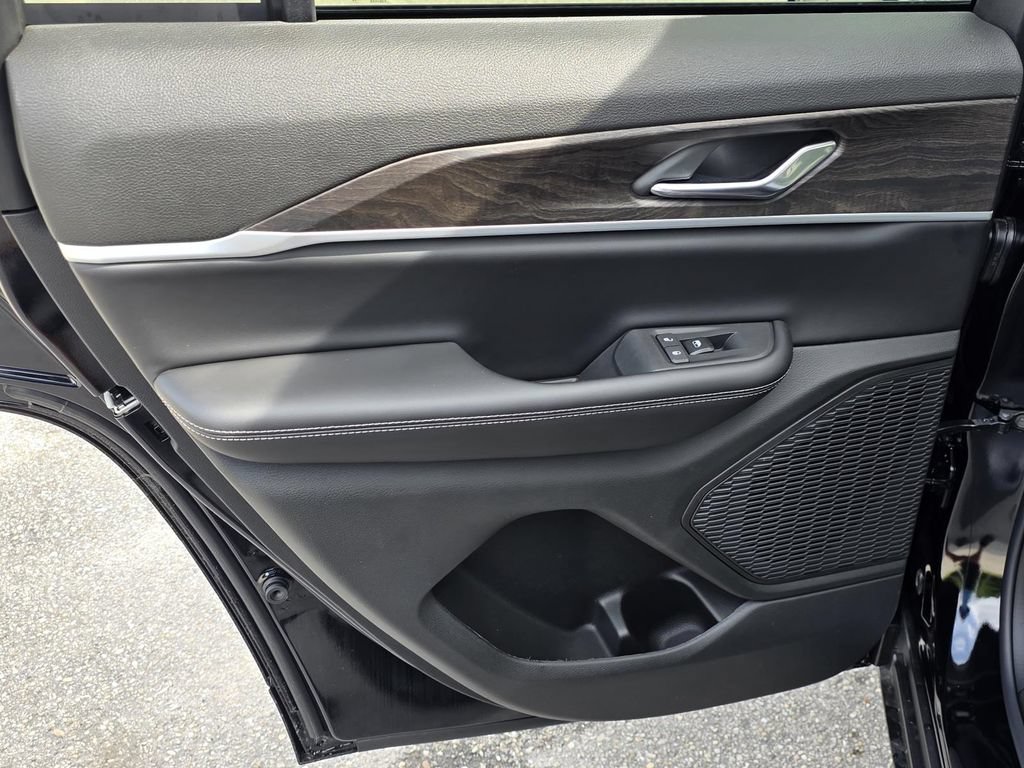 New 2026 Jeep Grand Cherokee Altitude RWD image 34