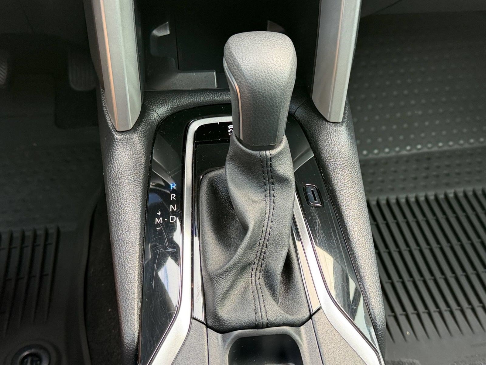 Certified 2025 Toyota Corolla Cross LE FWD image 19
