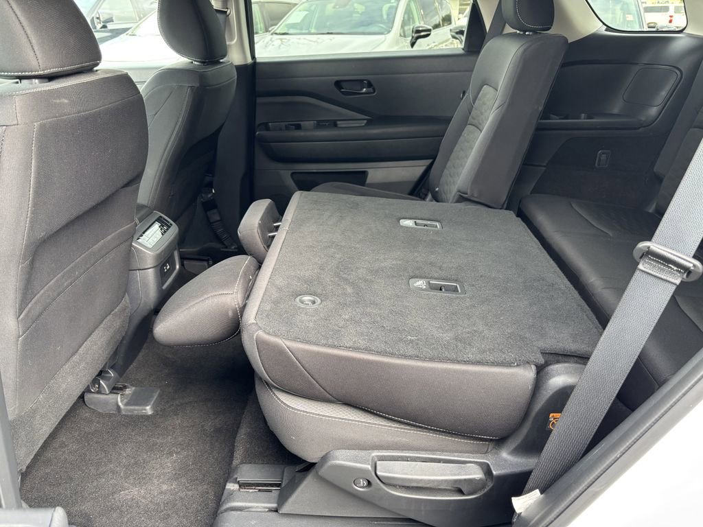 Used 2025 Nissan Pathfinder SV AWD/4WD image 26