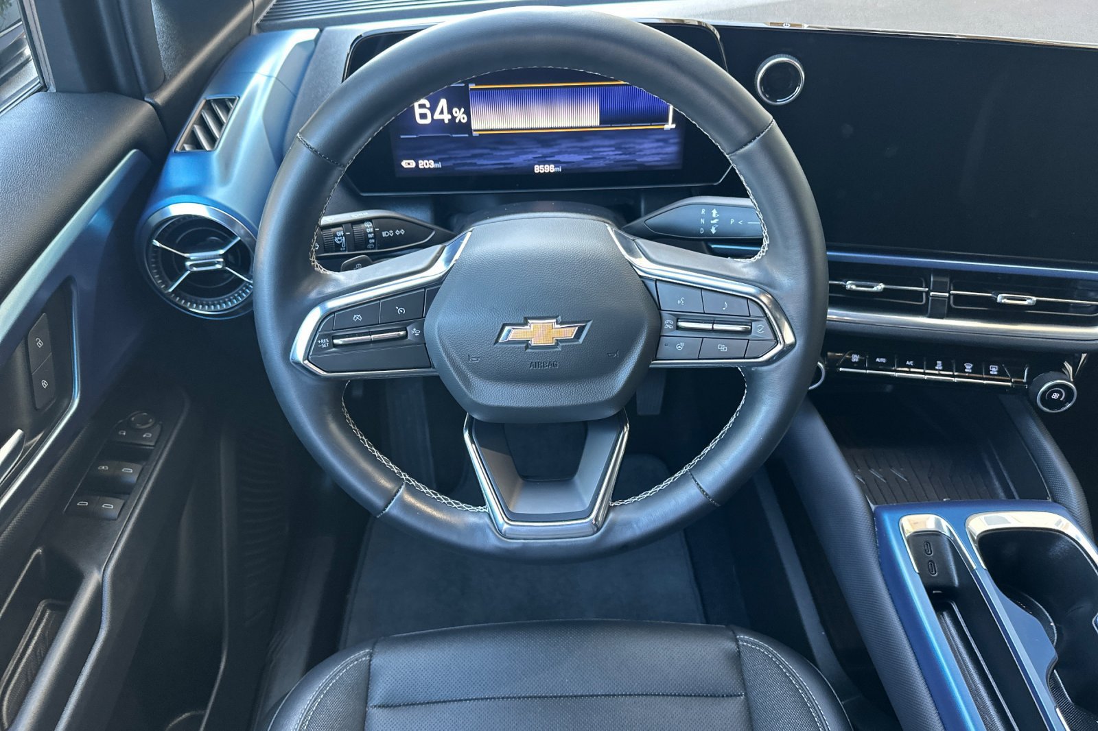Used 2024 Chevrolet Equinox EV LT w/ LPO, Blackout Package FWD image 14