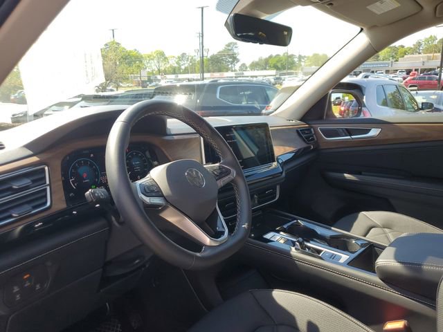 Used 2024 Volkswagen Atlas SE image 18