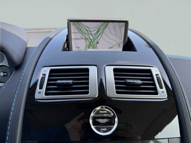 Used 2011 Aston Martin V12 Vantage Coupe image 37