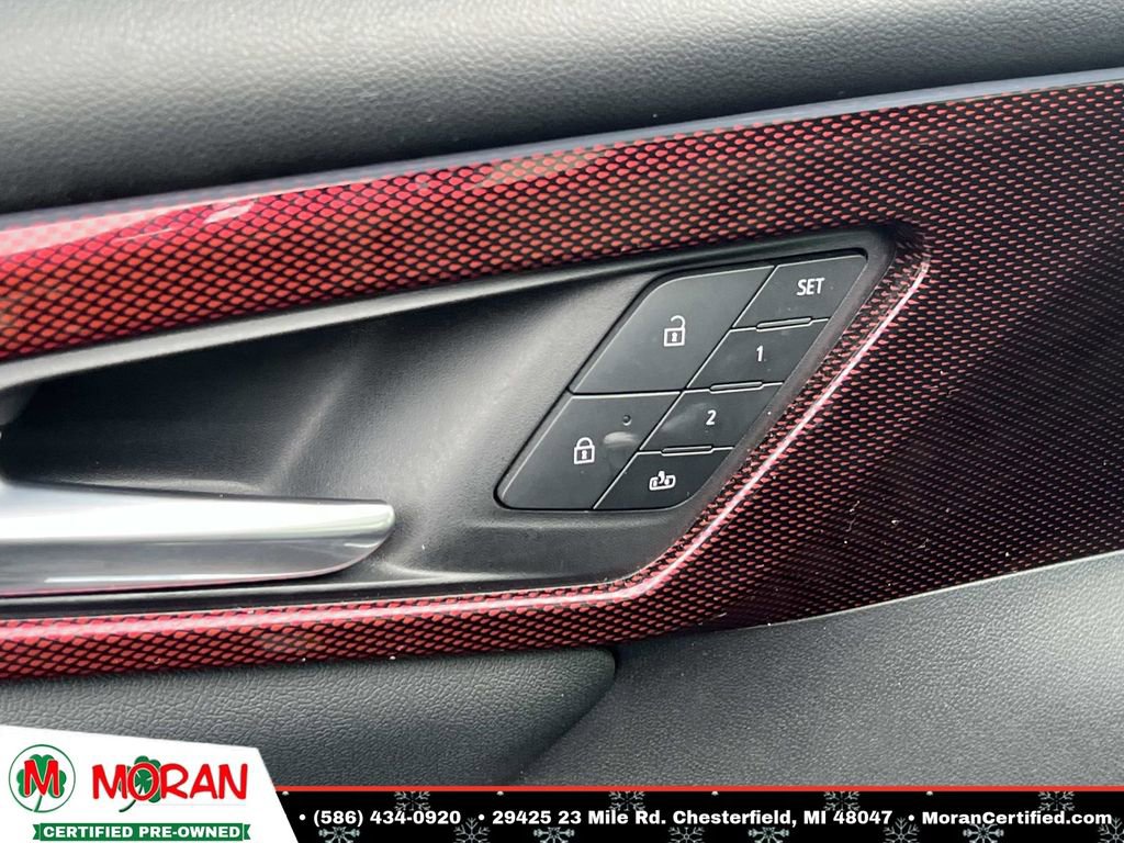 Used 2024 Chevrolet Traverse RS image 16