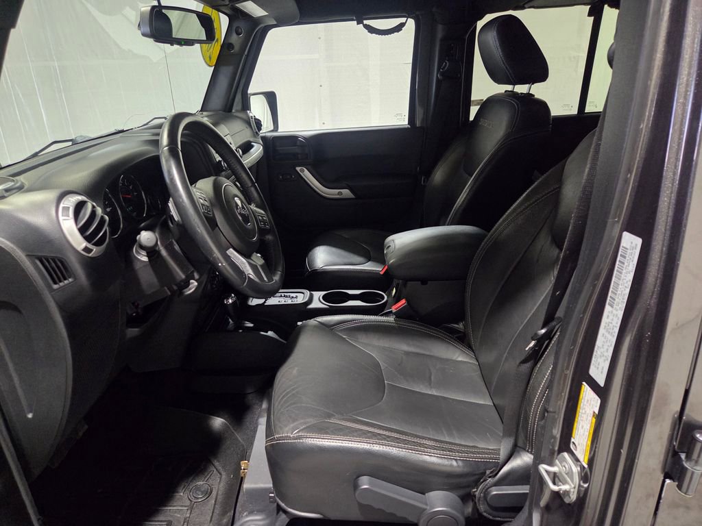 Used 2016 Jeep Wrangler Unlimited Sahara w/ Max Tow Package image 6